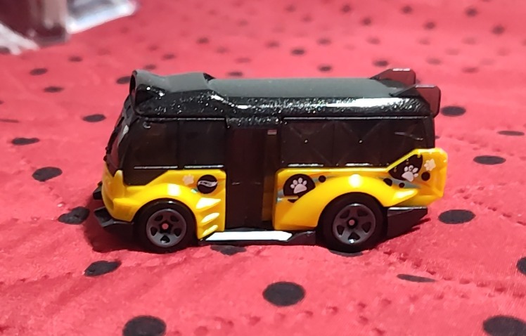 Kowloon'd Hypervan