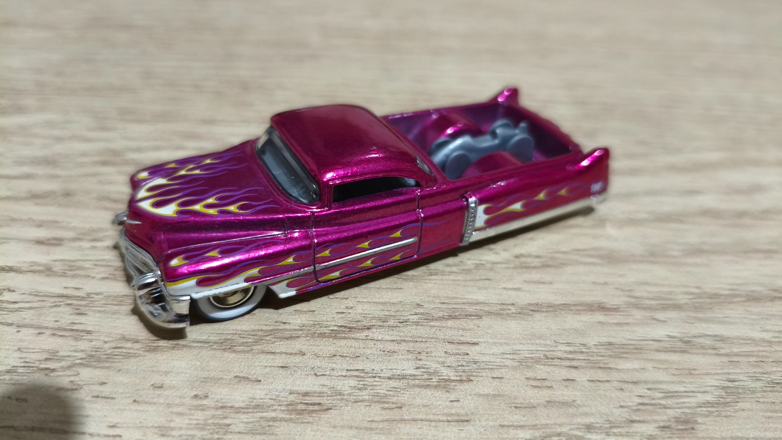 Custom '53 Chevy Rosa metalica 