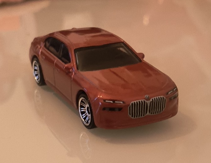 24' BMW 7-series 