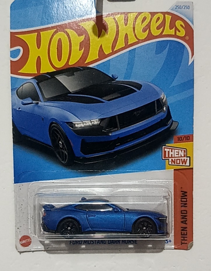 Ford Mustang Dark Horse