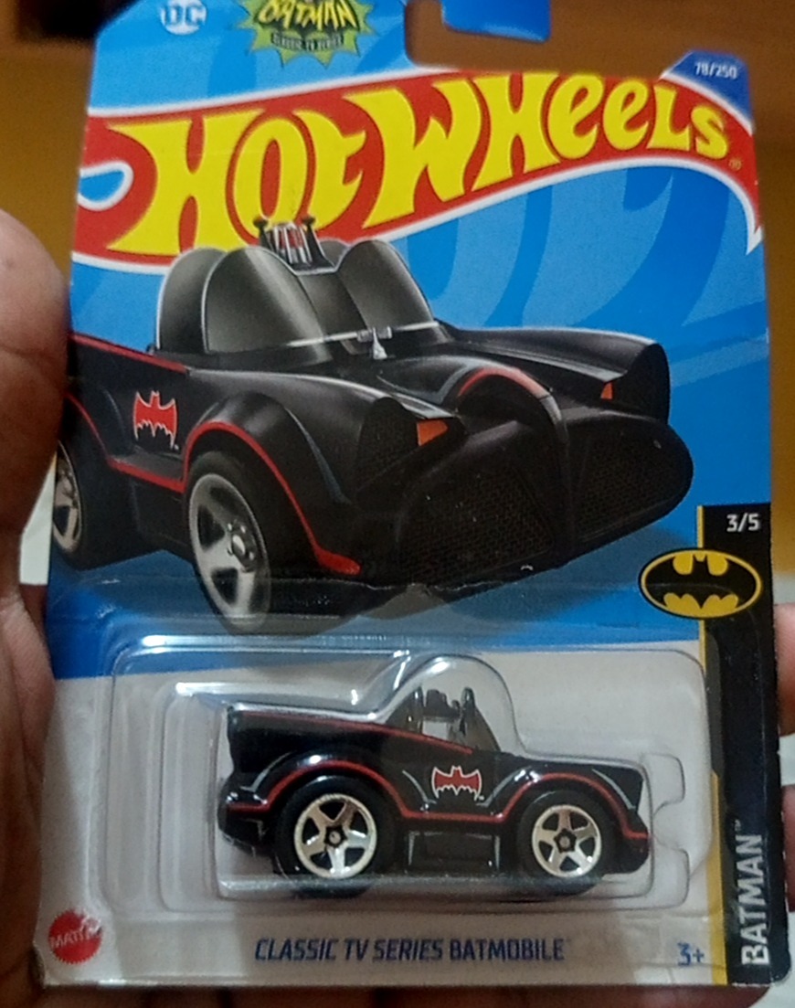 Classic TV Series Batmobile (Black)