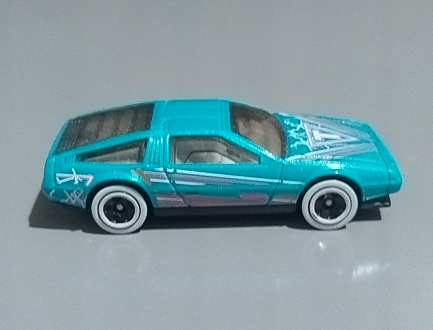 DeLorean DMC-12