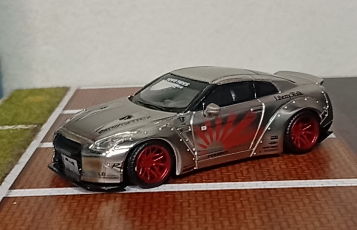 LB★WORKS Nissan GT-R (R35) Satin Silver