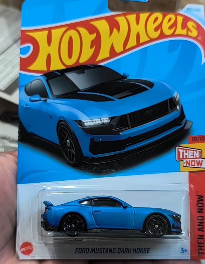 Ford Mustang Dark Horse