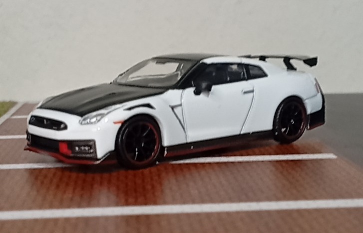 Nissan GT-R Nismo 2024 Brilliant White Pearl