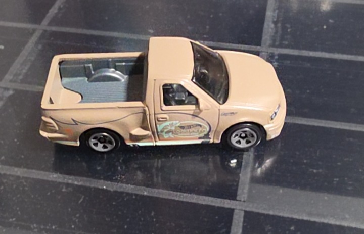 99 Ford F 150 SVT Lightning HW Hot Trucks