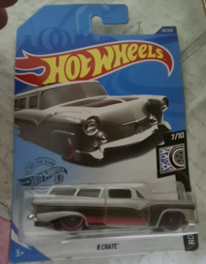 8 Crate (Silver)