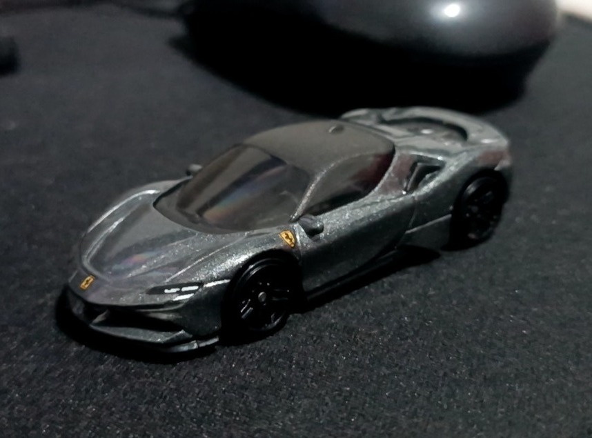 Ferrari SF90 Stradale (Gunmetal Gray)