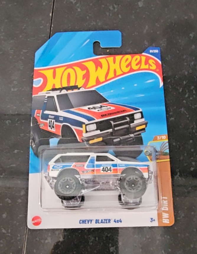 Chevy Blazer 4×4 (White)