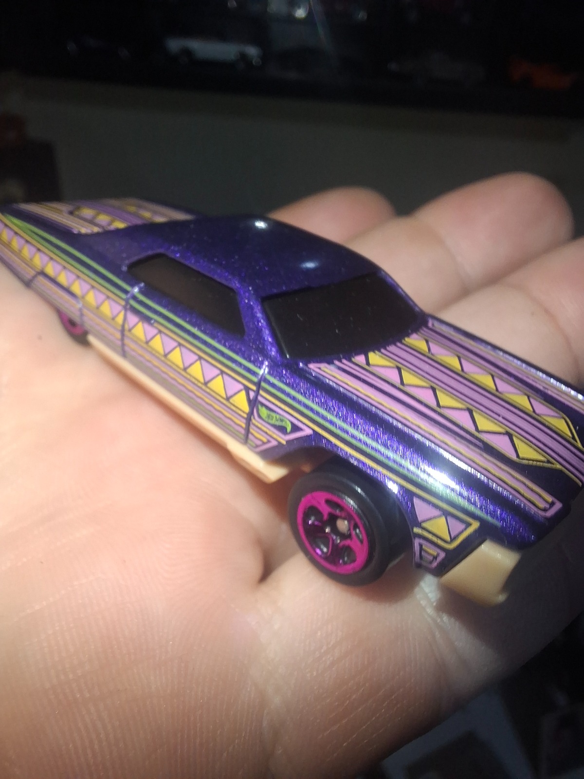 Layin' Lowrider (Burgundy)