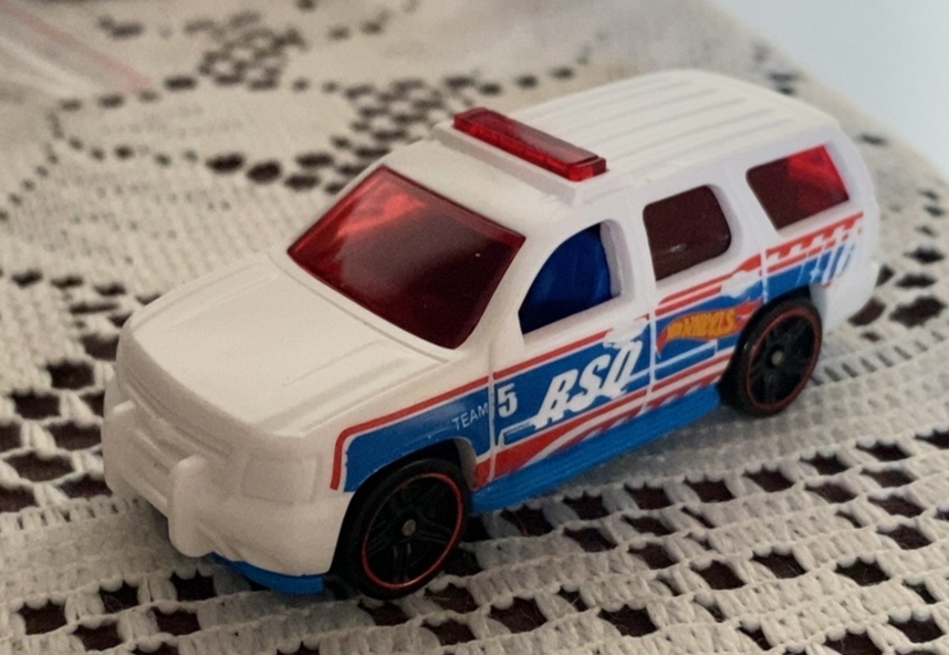 '07 Chevy Tahoe (White)