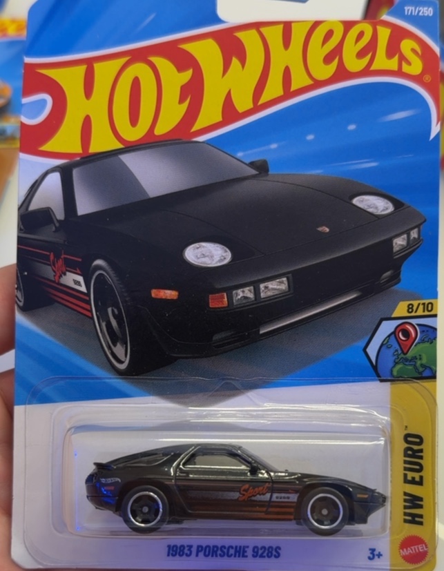 Porsche 928