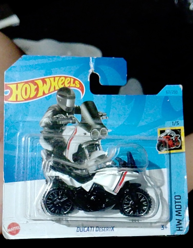 Ducati DesertX (White)