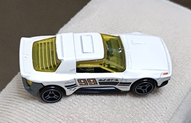 Hako Type D (White)