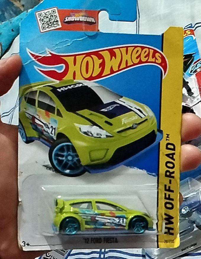 '12 Ford Fiesta