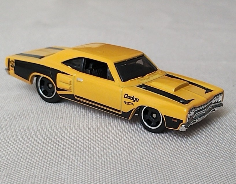 '69 Dodge Coronet Super Bee (Yellow)