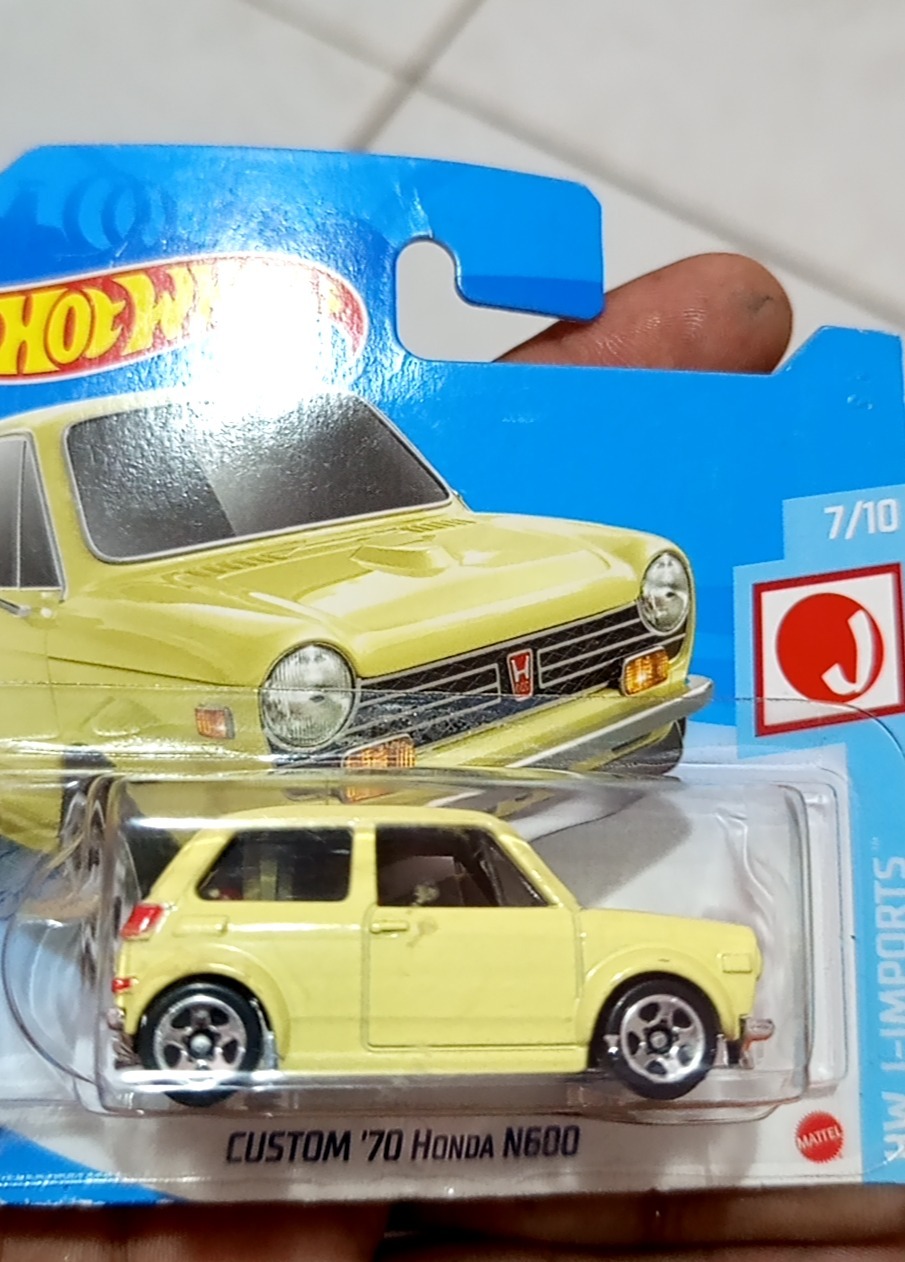 Custom '70 Honda N600 (Yellow)