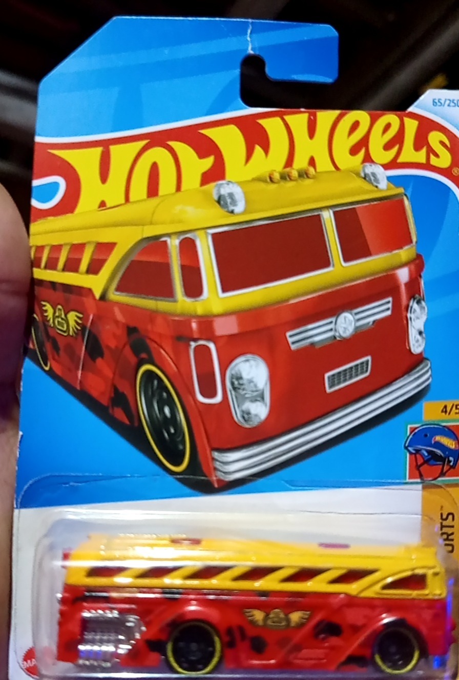 Surfin' School Bus (2nd Color)