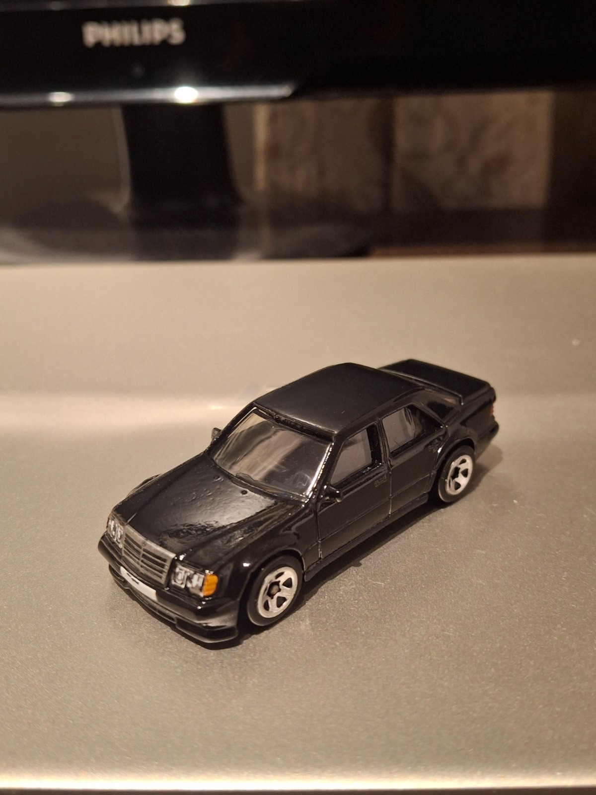 Mercedes-Benz 500 E (Black)
