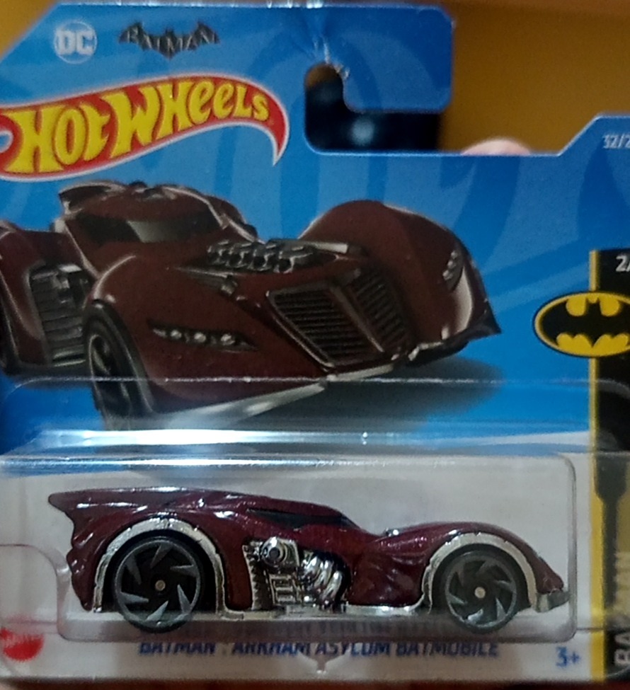 Batman: Arkham Asylum Batmobile (Burgundy)