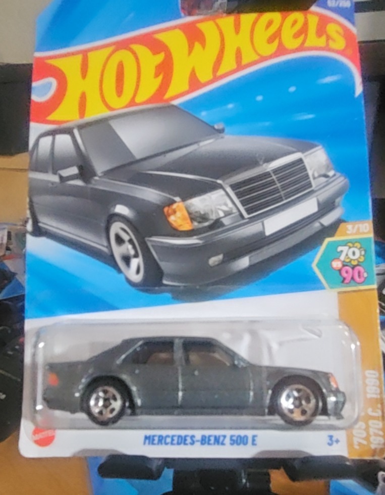 Mercedes-Benz 500 E (Metallic Gray)