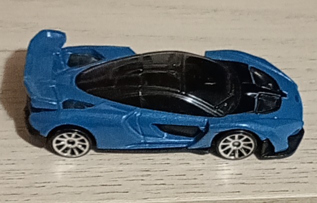 McLaren Senna