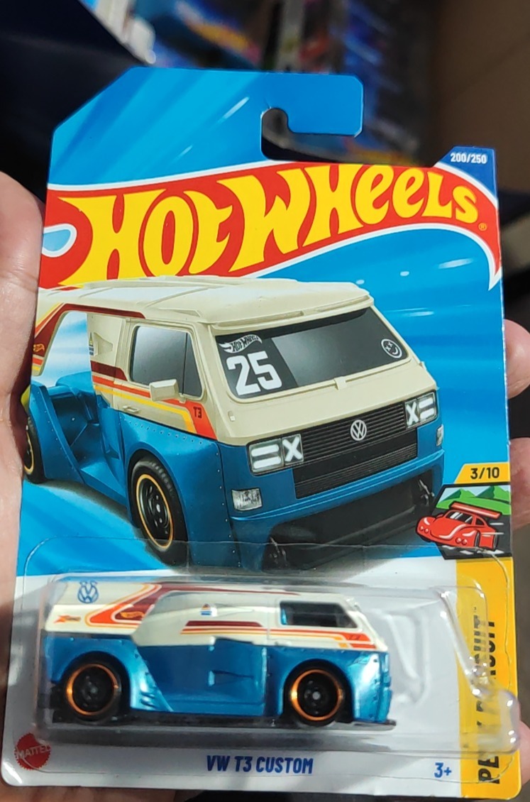 VW T3 Custom (Blue and Cream)
