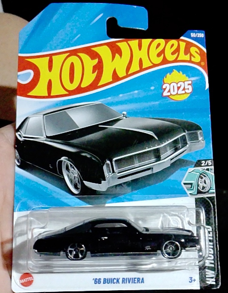 '66 Buick Riviera (Black)