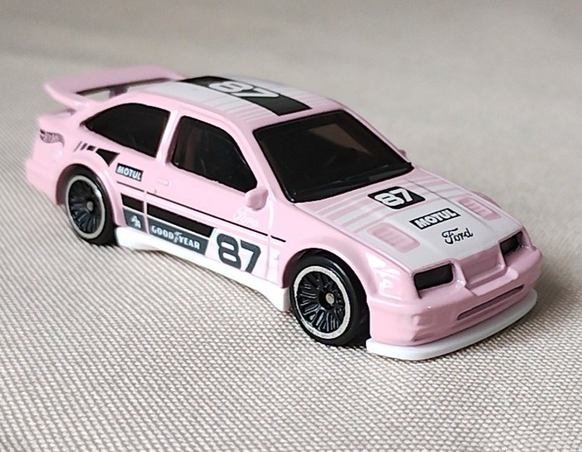 '87 Ford Sierra Cosworth (Pink)