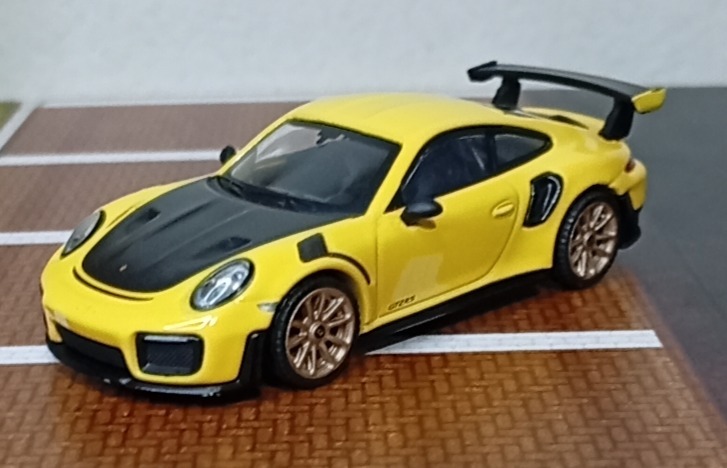 Porsche 911 GT2 RS  Racing Yellow