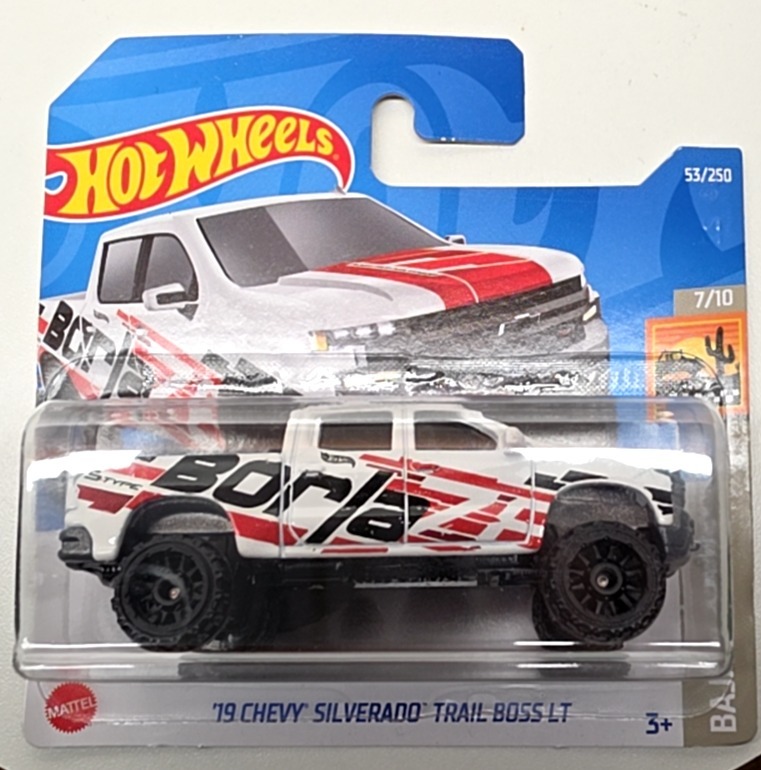 '19 Chevy Silverado Trail Boss LT (White)