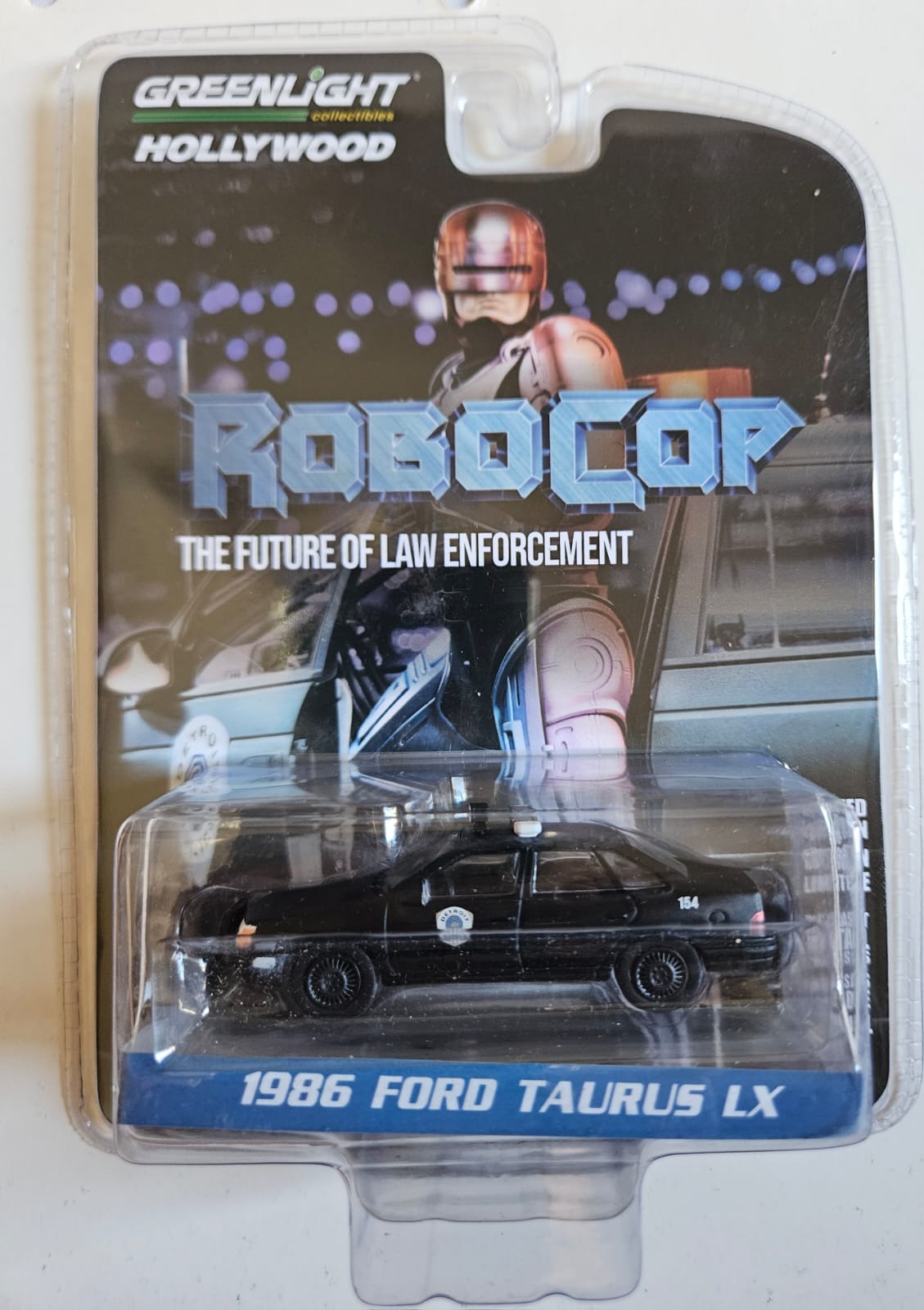 1986 Ford Taurus LX (Viatura da Polícia de Detroit do filme RoboCop)