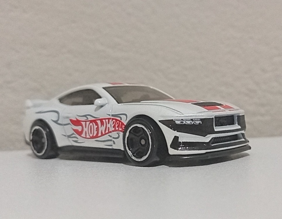 Ford Mustang Dark Horse