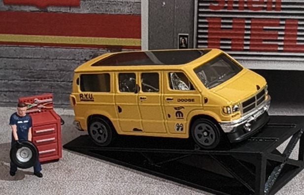 Dodge Van (Light Green)